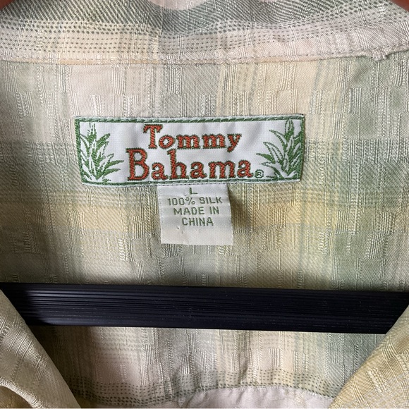 Pre-Owned Tommy Bahama Men’s Yellow Plaid Short Sleeve Silk Button Up, Size L - Picture 4 of 6